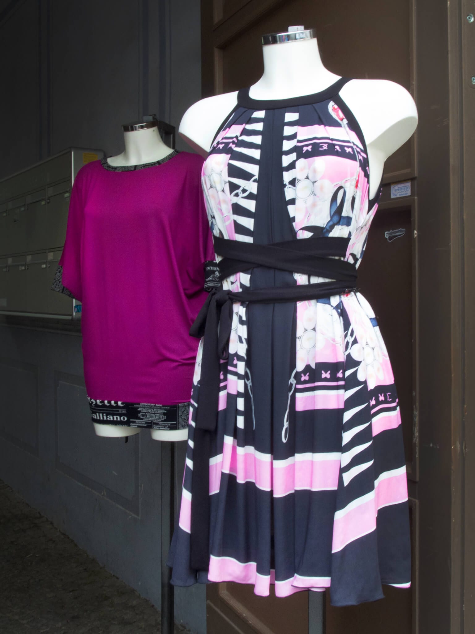 Moni Novy Berlin Sommerkleid pink schwarz