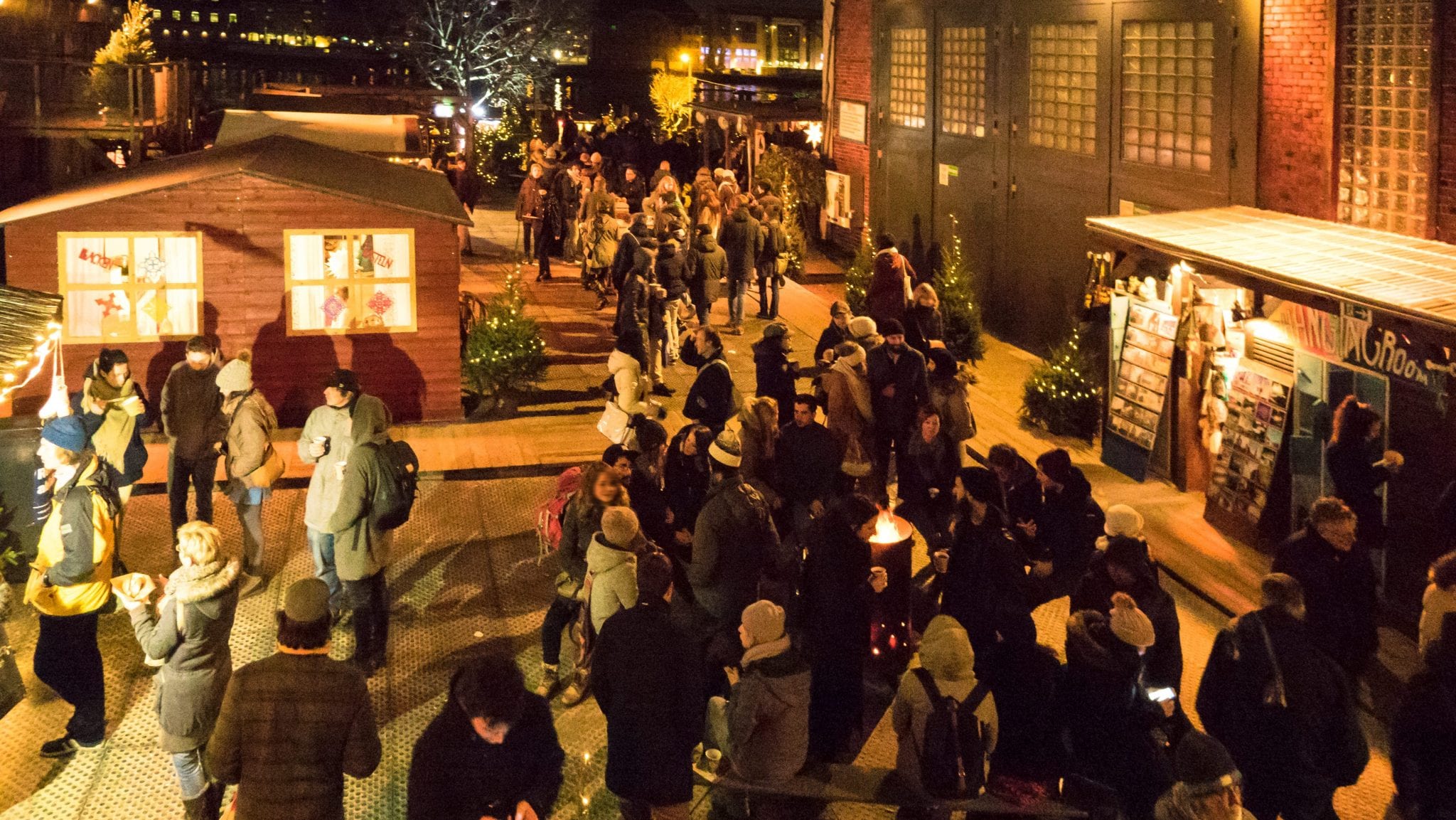 Schönster Weihnachtsmarkt Berlin - Winterdorf von oben